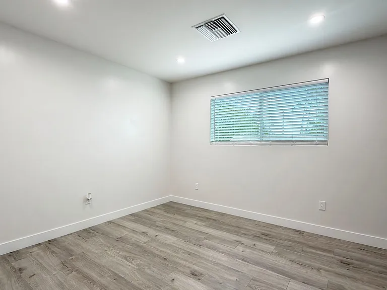 5827 Eastbrook Ave — Photo 7