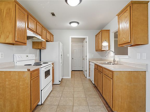 5th image of 6402 SW High Meadow Blvd
