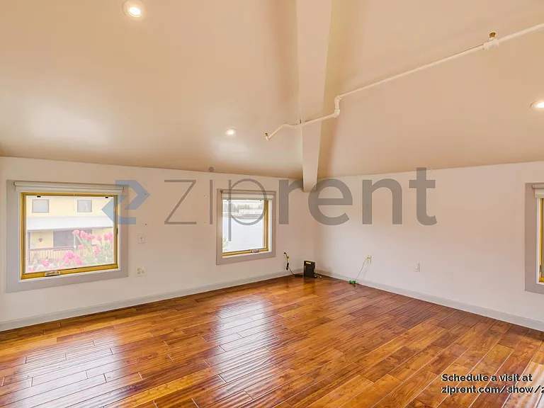 2875 Glascock St #214 — Photo 10