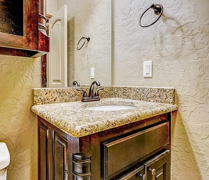 905 Samantha Ln — Photo 49