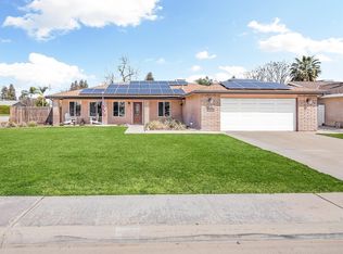 426 W Hollywood Ct, Reedley, CA 93654