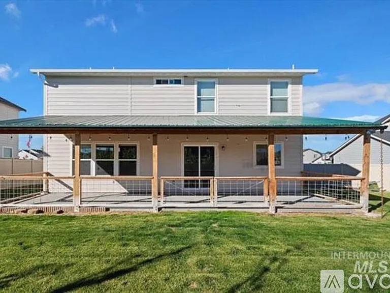 2044 Kodiak St — Photo 3
