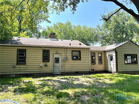 2nd image of 611 Weston St