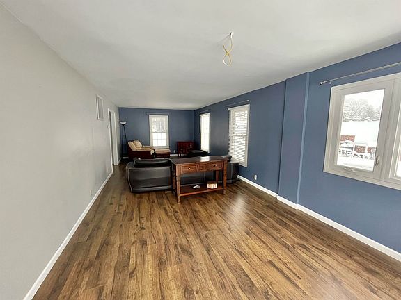 3rd image of 860 W Krislynn Wood W