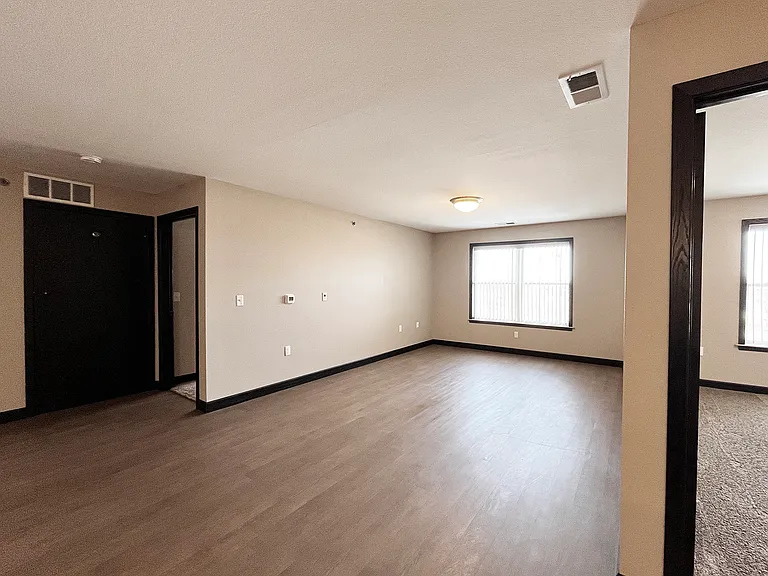 Grand Terrace Apartments — Photo 8