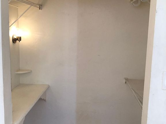 5th image of 4555 1/2 E Carson St