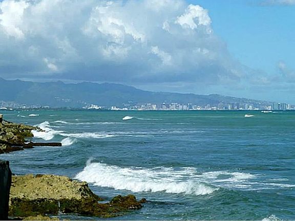 Sweeping Waikiki Views (Backyard)