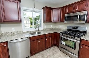 2nd image of 15 Madison St
