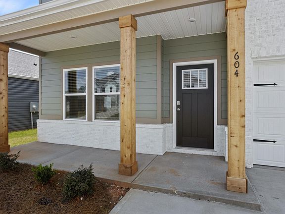3rd image of 604 Silver Fir St