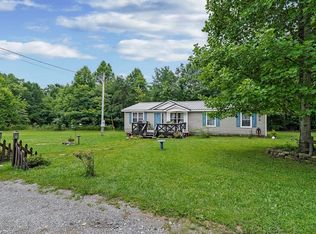 90 McPeak Ln, Monterey, TN 38574