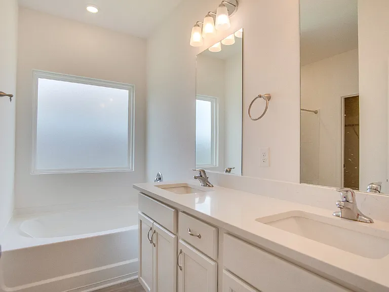 6625 Sun Tree Cir — Photo 18