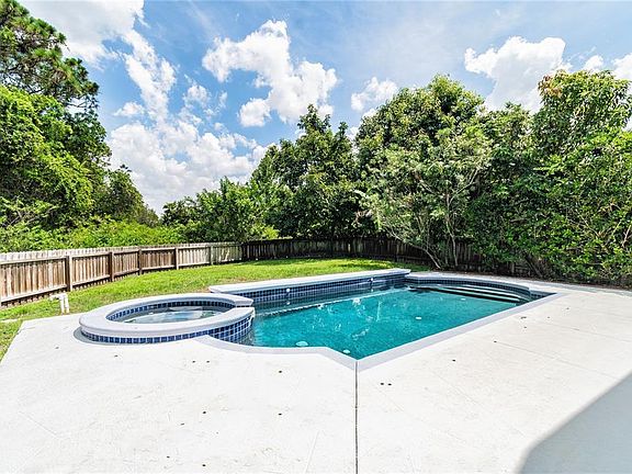 3rd image of 13421 Fawn Springs Dr