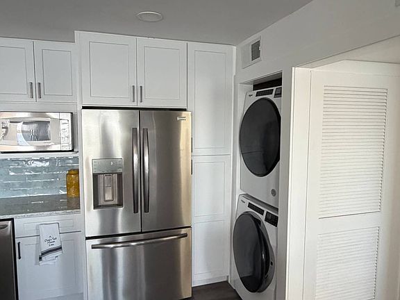 3rd image of 190 E Olmstead Dr Unit F25