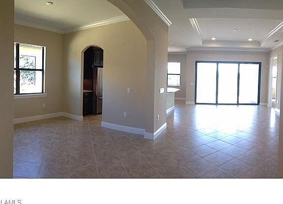 Dining/living rooms