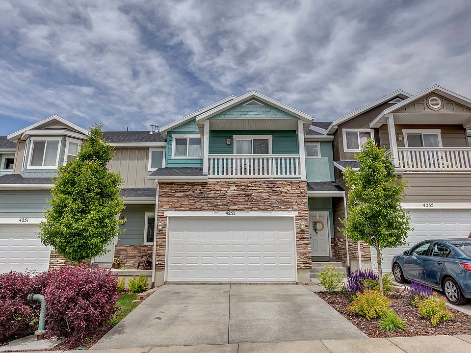 1st image of 4253 N Cresthaven Ln