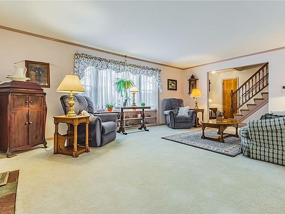5th image of 30 Smallwood Dr
