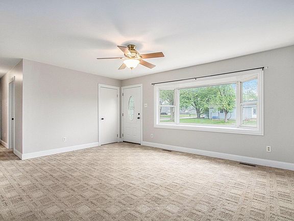 4th image of 209 Lincoln Ct
