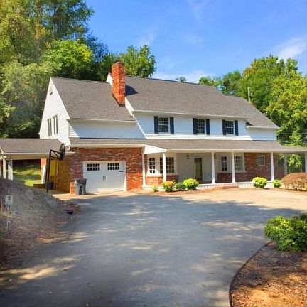 2nd image of 304 River Edge Dr