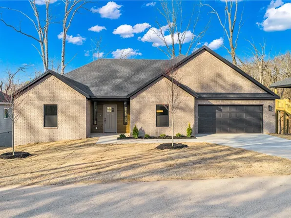 4 Bridlington Dr, Bella Vista, AR 72714