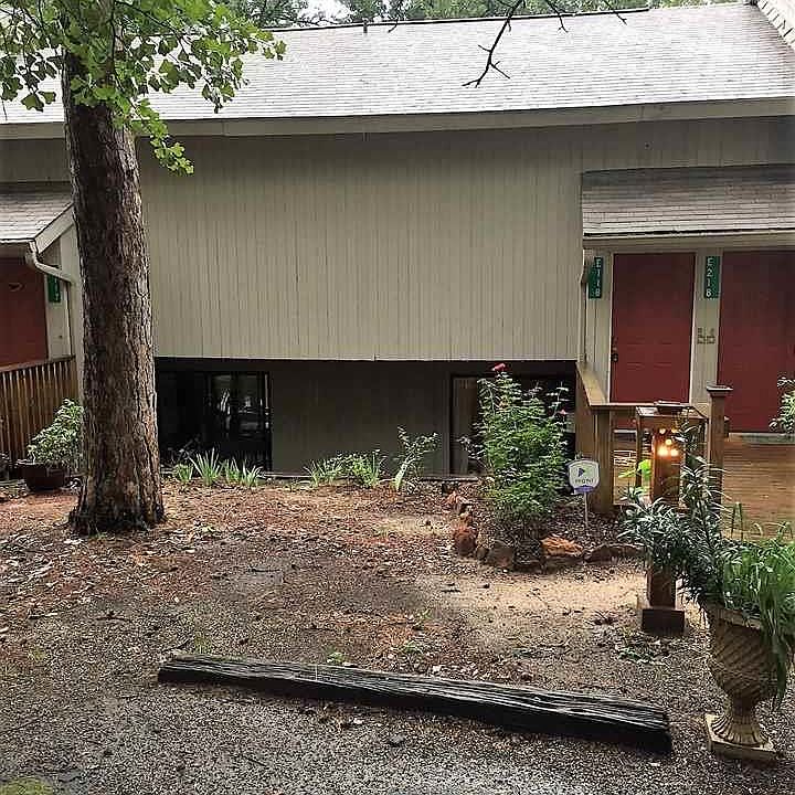 1st image of 118 E Holly Hill Cir