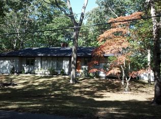 29 Middle Line Hwy, Southampton, NY 11968