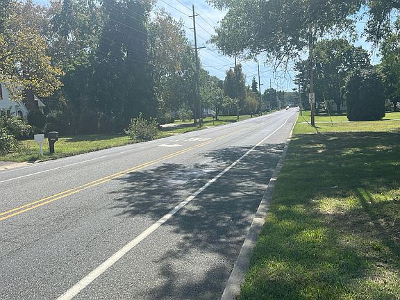4th image of 94 N Burlington Rd