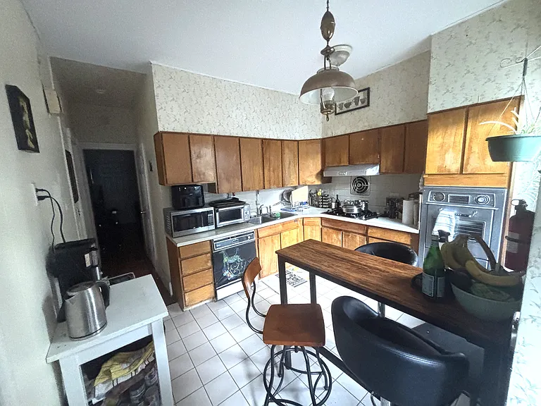 18 Tonnele Ave #B — Photo 6