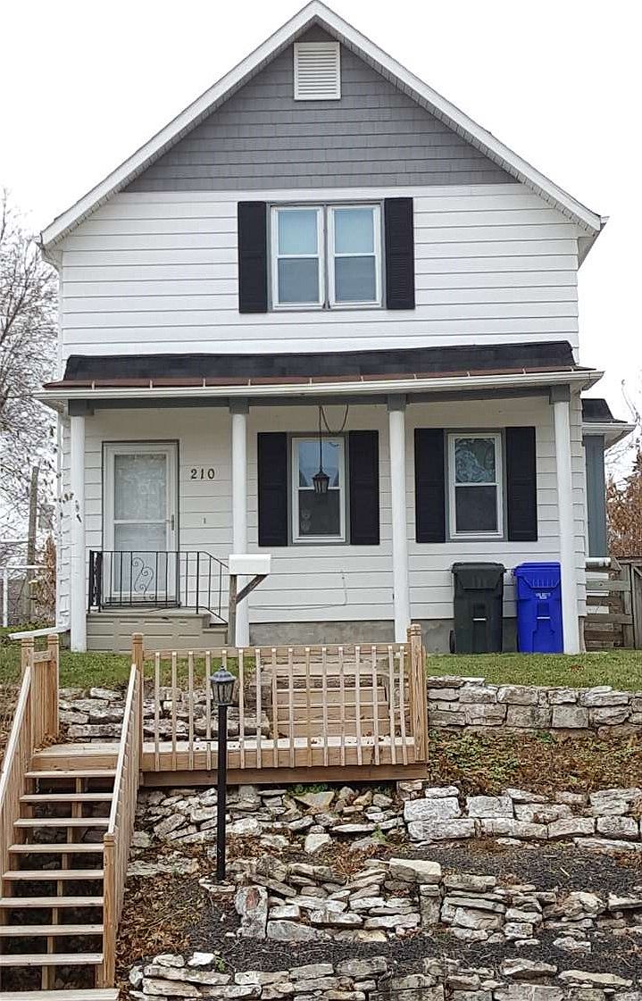 210 W 4th St, Kaukauna, WI 54130 | Zillow
