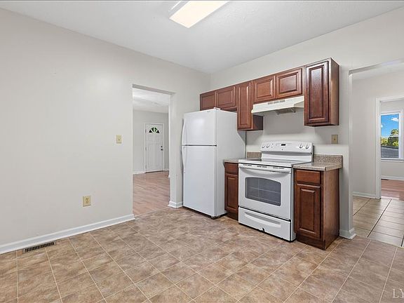 5th image of 46 Fairfield Ave