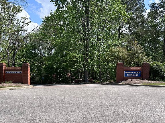 3rd image of 1850 Atlantic Dr Unit 226