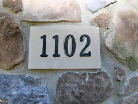 4th image of 1102 Knox Ct