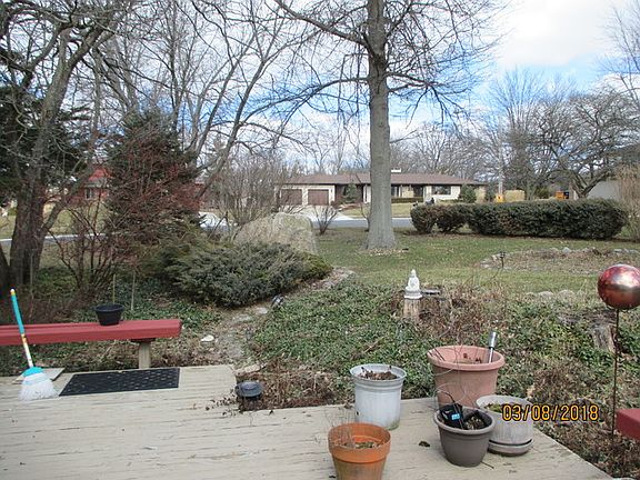 5th image of 725 Tanglewood Ln