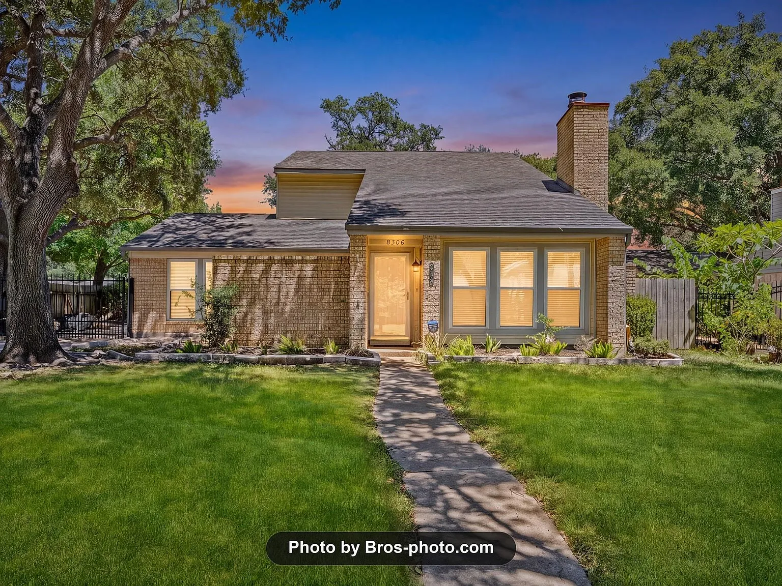 3 bed, 2.5 bath, 2077 sqft, $1,950 — Photo 1
