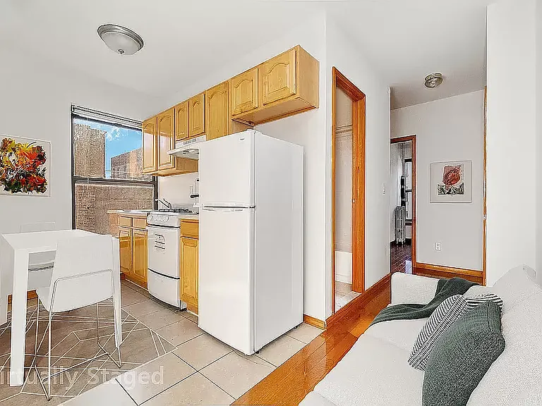 328 E 14th St #9 — Photo 1