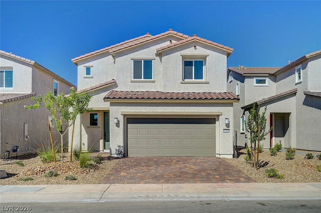 5 bed, 3.0 bath, 2489 sqft, $2,475 — Photo 2