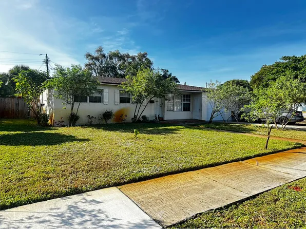 754 Evergreen Dr Drive, Lake Park, FL 33403