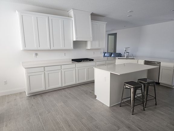 2nd image of 57 Bellaire Isle St