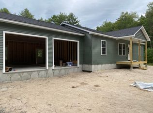 689 Middle Rd, Steep Falls, ME 04085