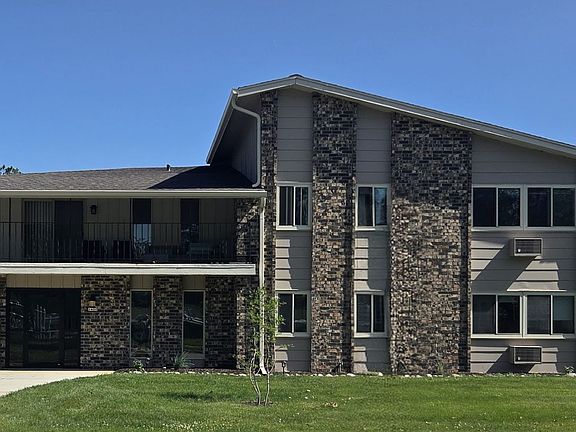 2nd image of 1400 E Warnimont Ave #212
