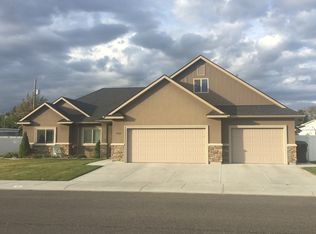 1058 Oakwood Ave, Burley, ID 83318
