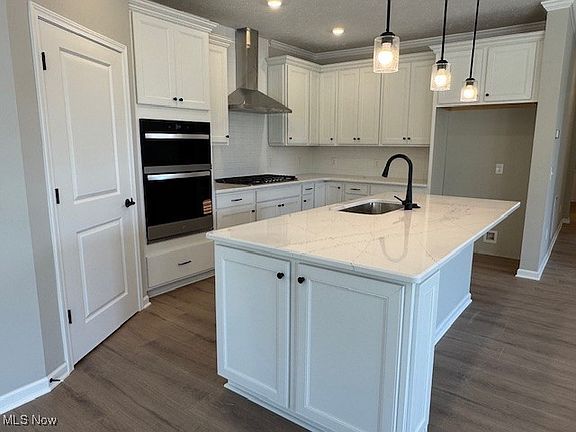 2nd image of 423 Clipper Ct