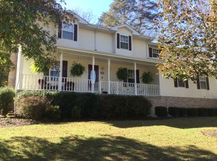 13 Richland Dr, Hurricane, WV 25526