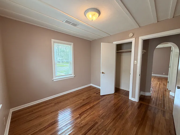 2117 N Maplewood Ave — Photo 6