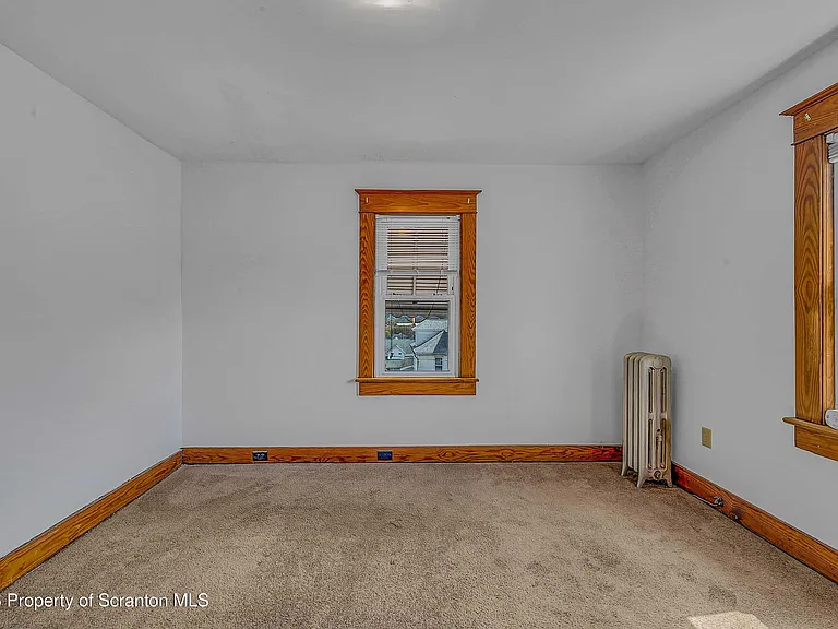 1425 Church Ave — Photo 15