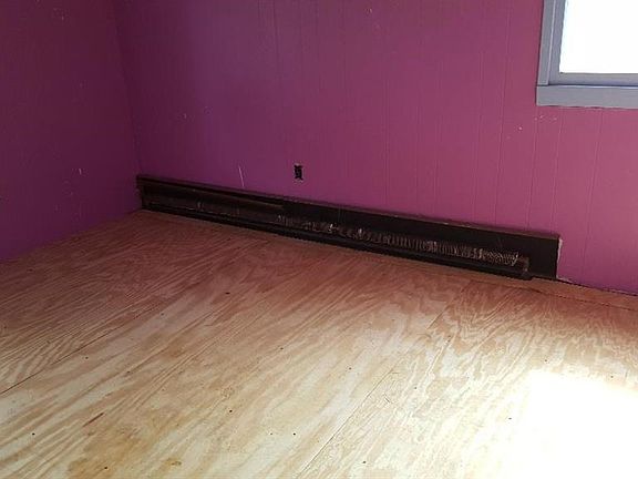 2nd image of 10 Seneca Manor Dr