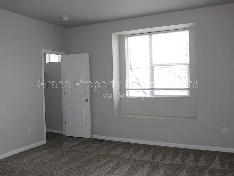 1156 Oak Cir — Photo 12
