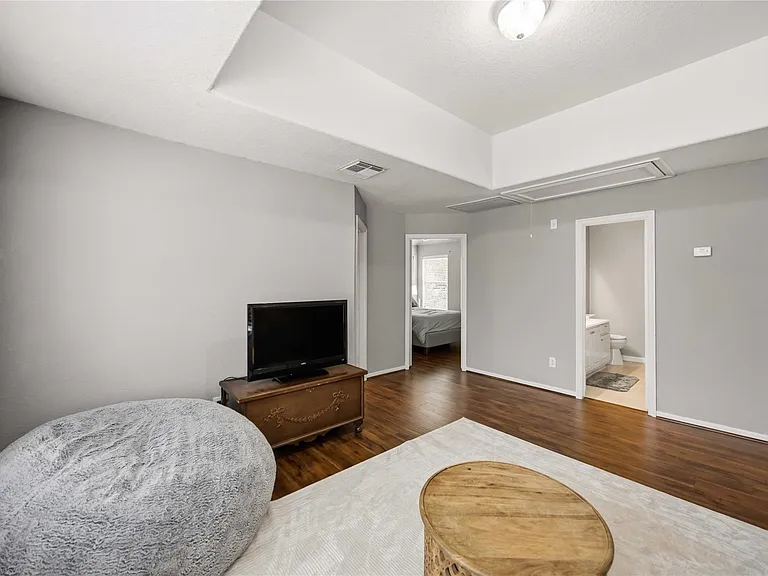 3711 Hill Family Ln — Photo 18