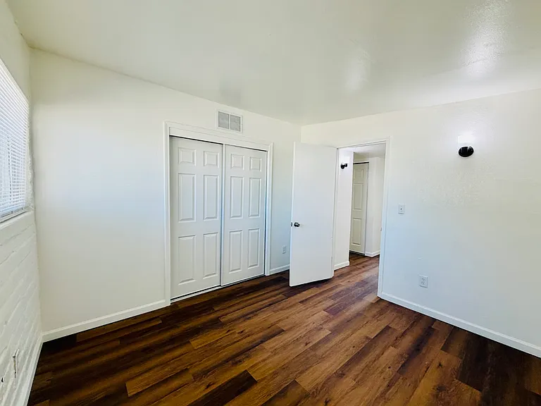 The Derby Apartments — Photo 34