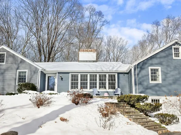 18 Hallsey Lane, Woodbridge, CT 06525