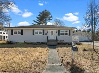 91 Montgomery St, Tiverton, RI 02878